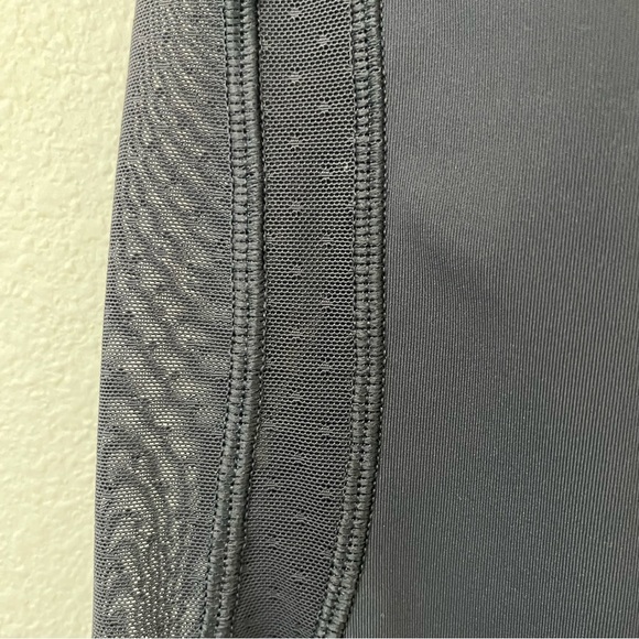 Lululemon Revitalize Cropped Leggings - Picture 4 of 8